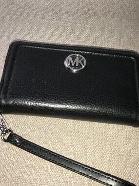 Michael Kors Fulton Carry All Wallet Wristlet Black/silver